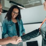 کارمند بانک و مهاجرت